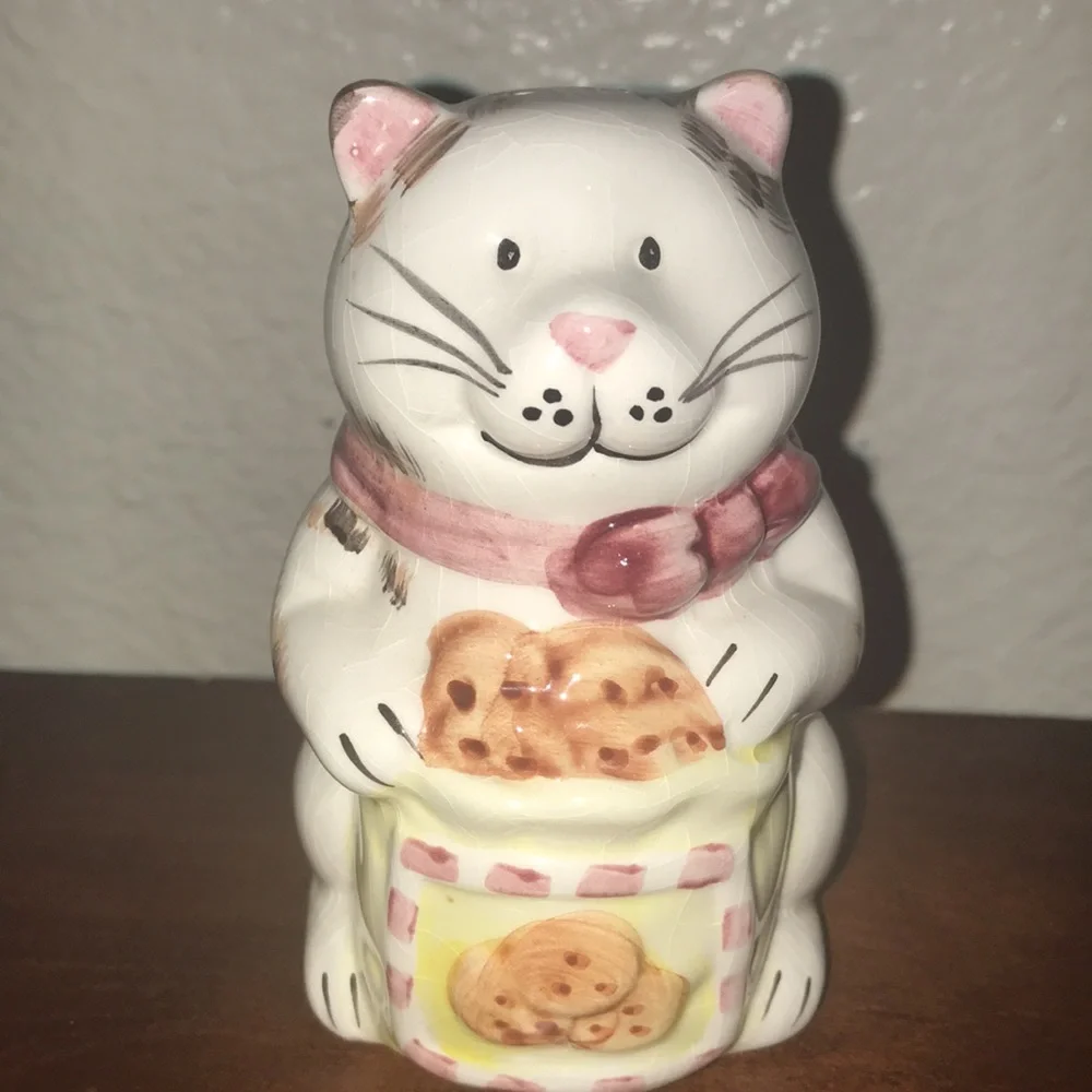 Matching Set Cat Salt and Pepper Shakers Cookies Bakers Unused Figurines